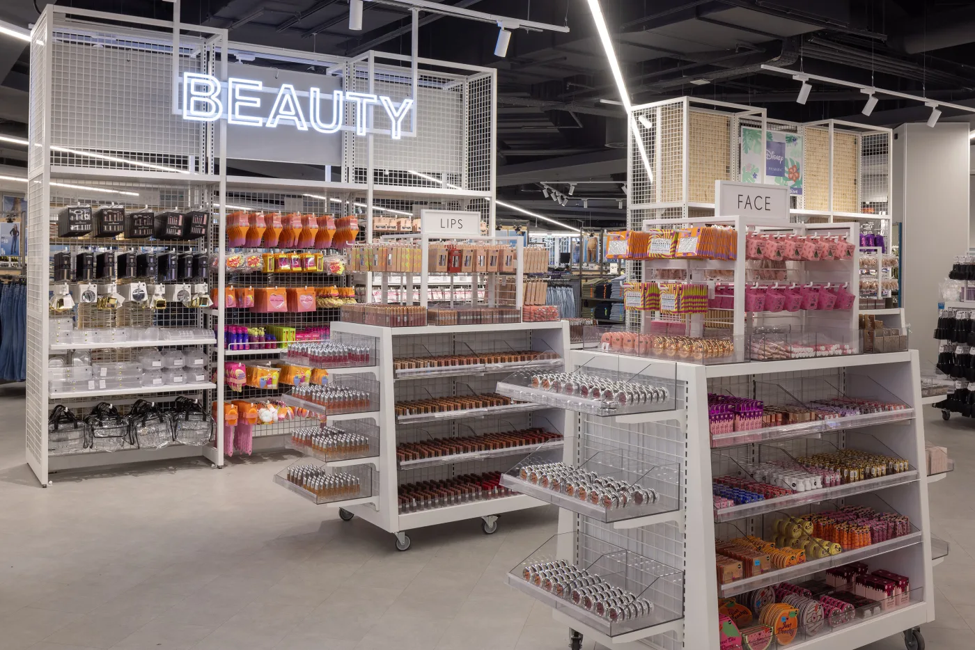 CL9 Stratford ext photo 22856