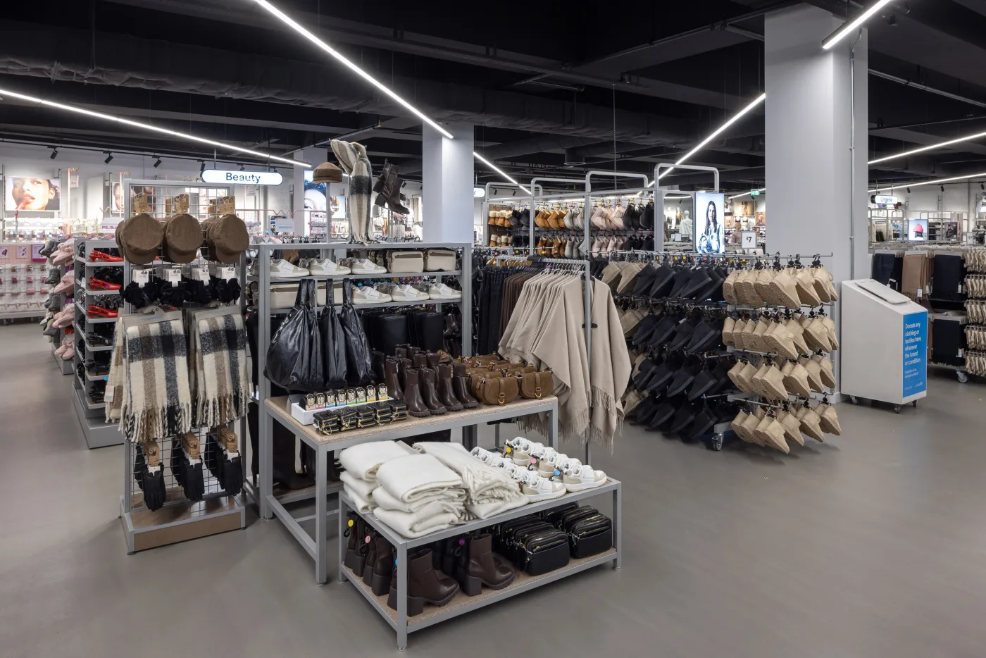 CL9 Bolton photo 23479