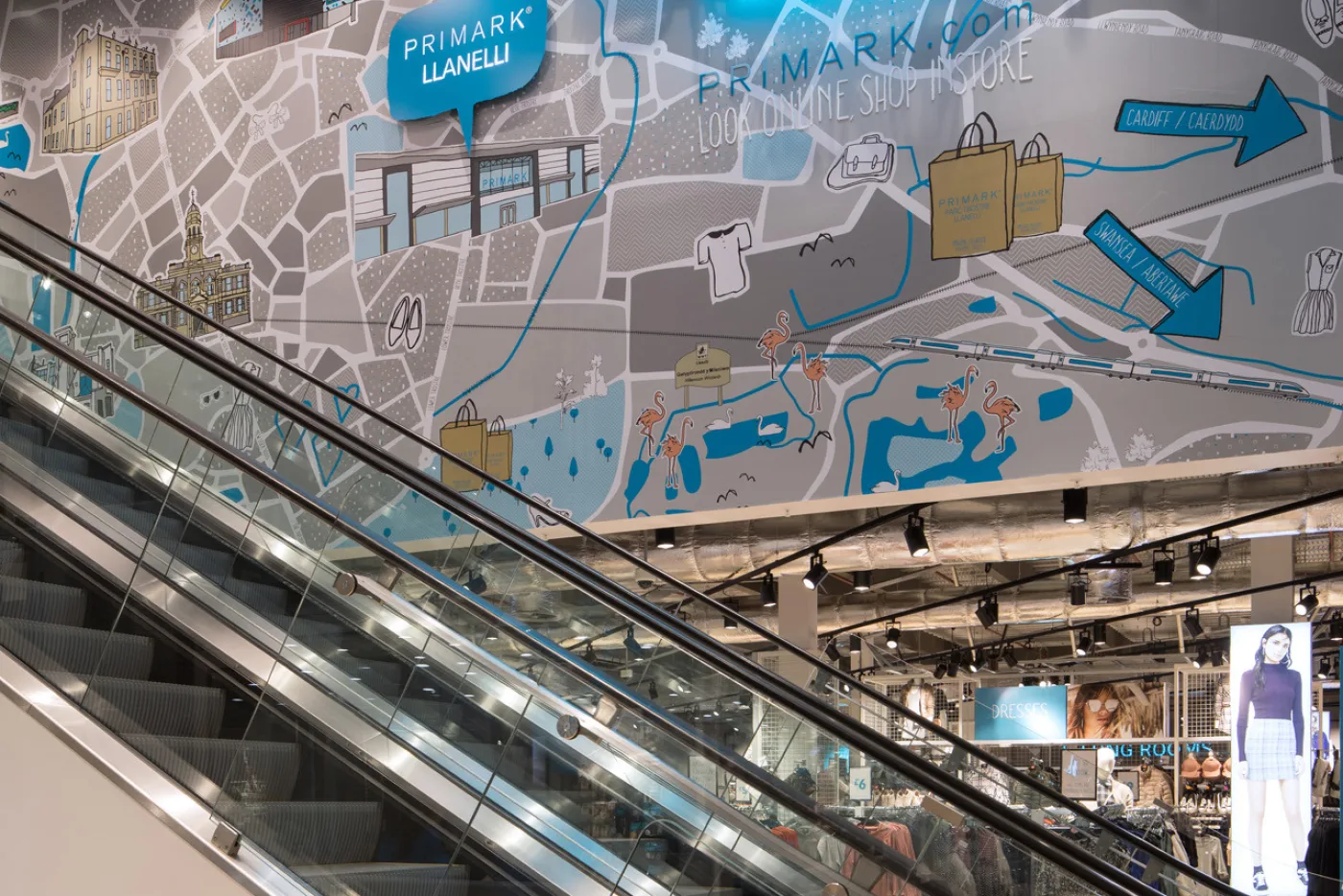 CL9 Llanelli photo 6695 Escalators