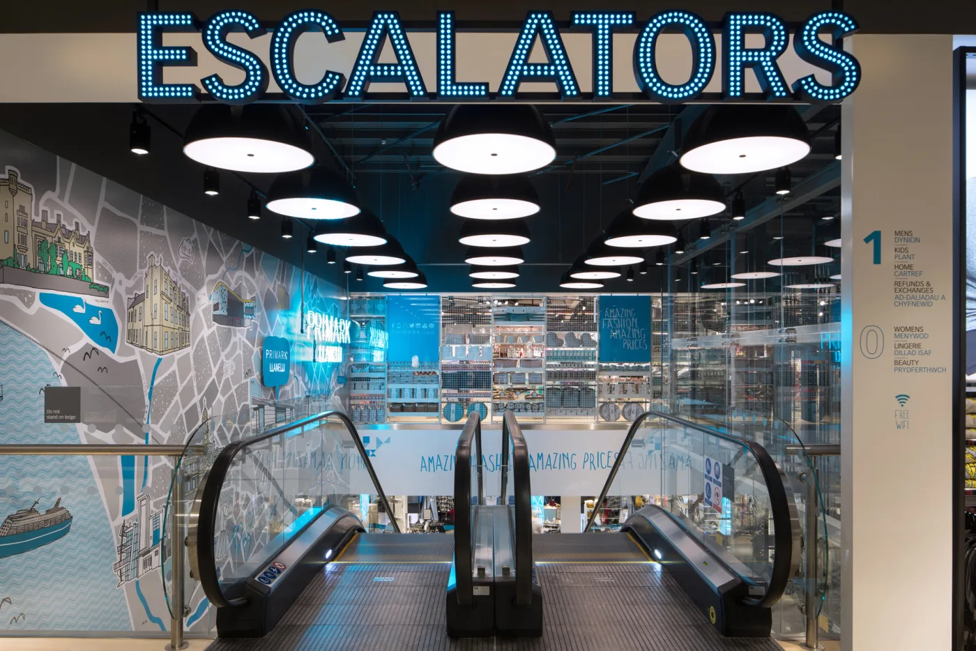 CL9 Llanelli photo 6507 Escalators