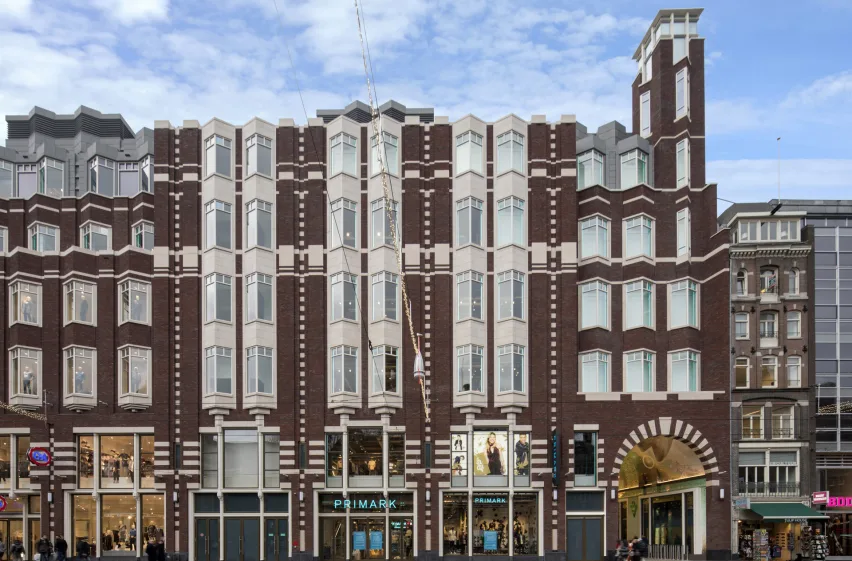 CL9 Amsterdam Damrak photo 8502 Exterior