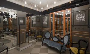 CL9 Amsterdam Damrak photo 8539 Fitting Rooms