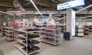 CL9 Stratford ext photo 8883